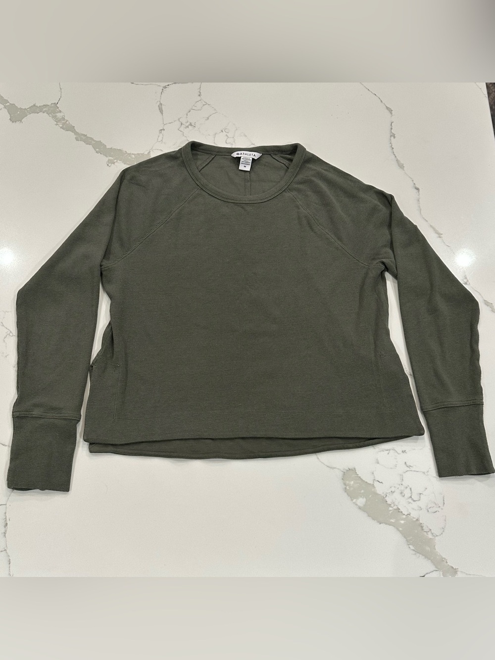 Athleta Olive Green Cropped Ribbed Lightweight Sweatshirt Workout Top M Soft